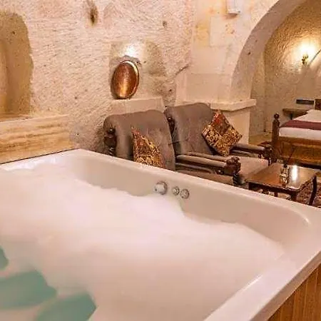 Library Cave House Hotel