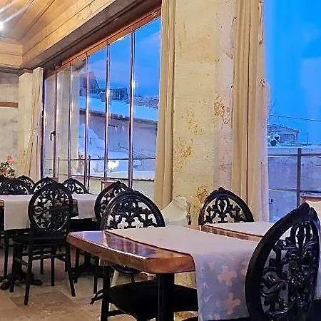 Library Cave House Hotel
